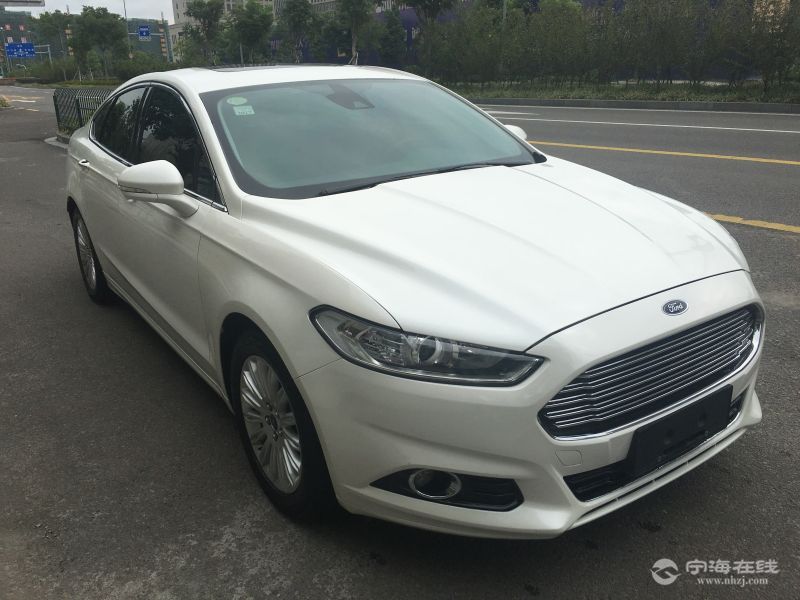 上牌日期:2015年10月 车辆车型:轿车 车辆产地:国产 车辆颜色:珍珠白