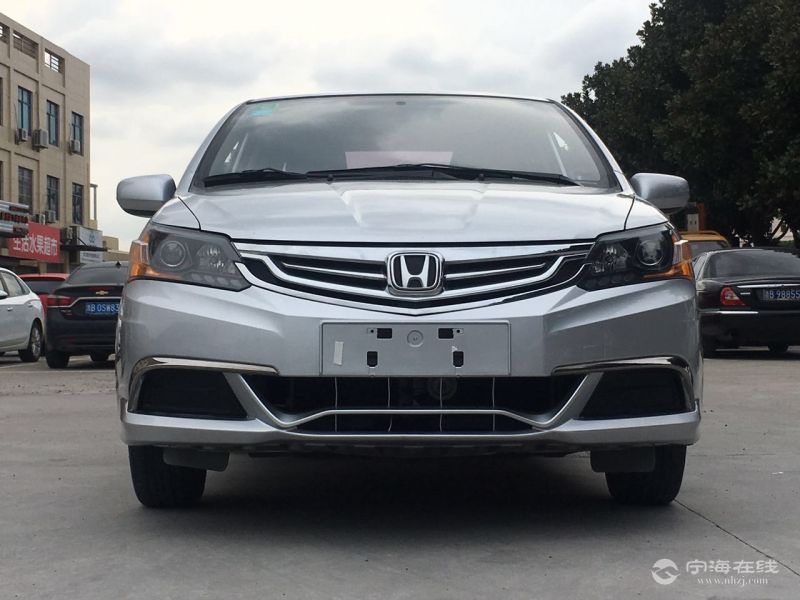 本田思迪1.5l 手动舒适版 银色按揭提供0首付一万起贷