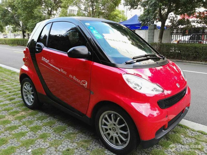 奔驰smart硬顶标准版 红色 个人车 喜欢别错过 可按揭 6.43w