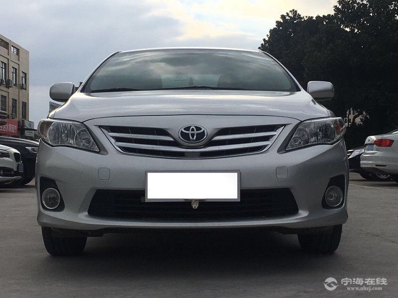 丰田卡罗拉 1.6自动天窗 银色