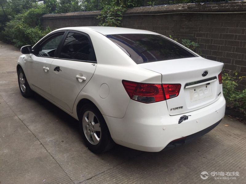 起亚福瑞迪 白色【不要拿别家低价,看车又没有的车来比较】