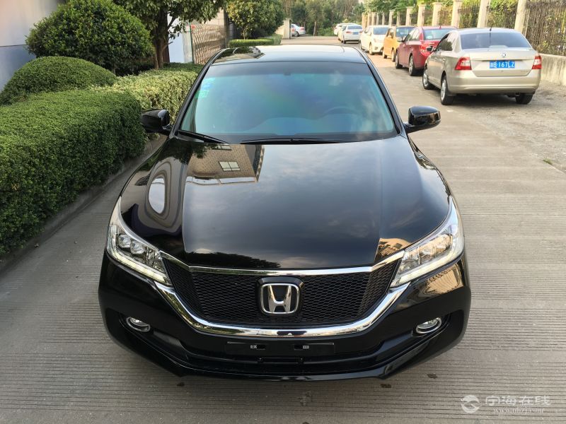 本田雅阁2.4at 黑色