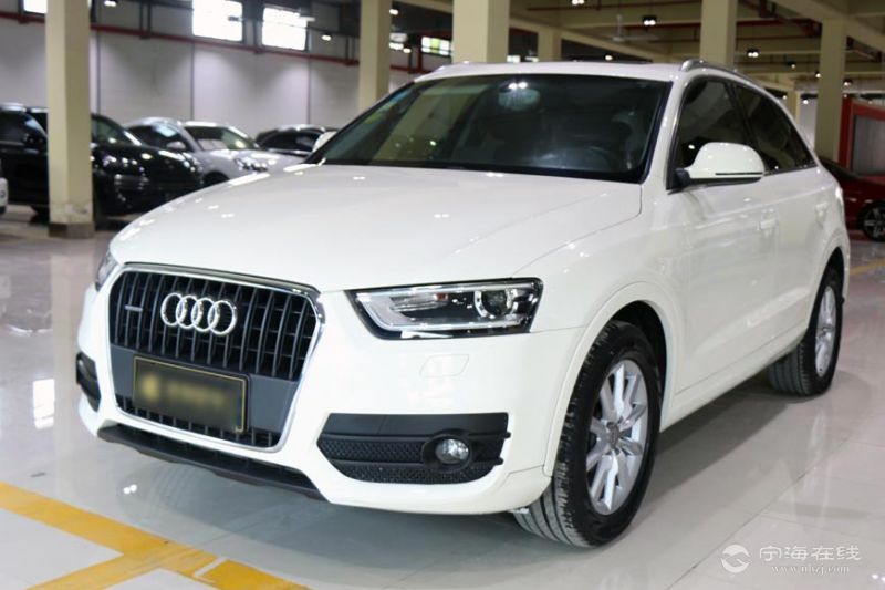 奥迪q3 2.0 白色