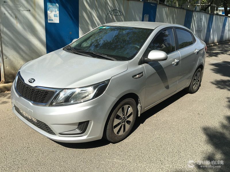 起亚k2车况极品 银色