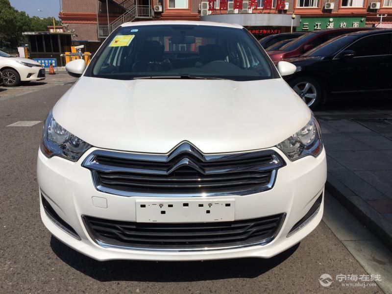 雪铁龙c4自动挡1.2t 白色