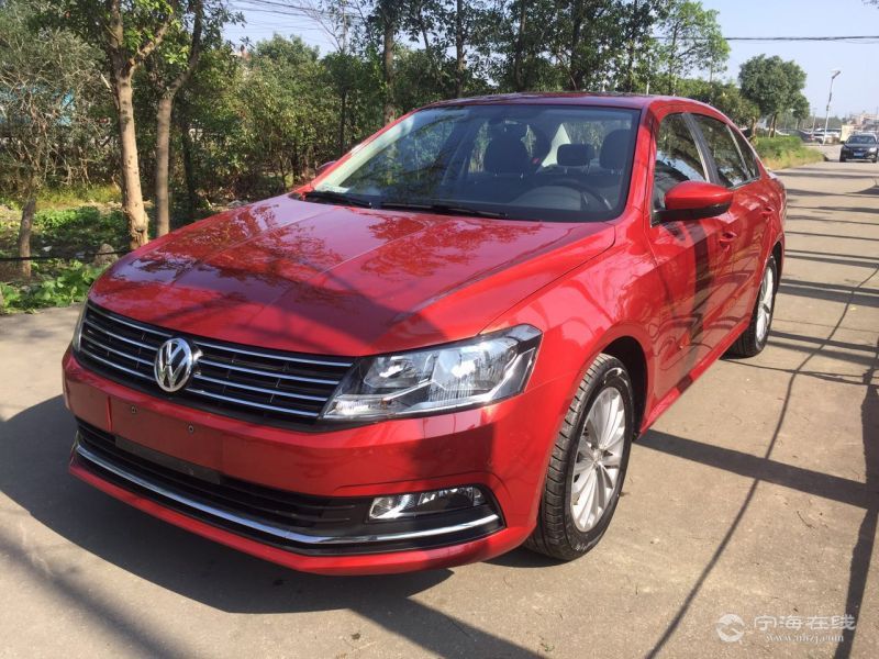 大众朗逸1.6l自动豪华版 红色