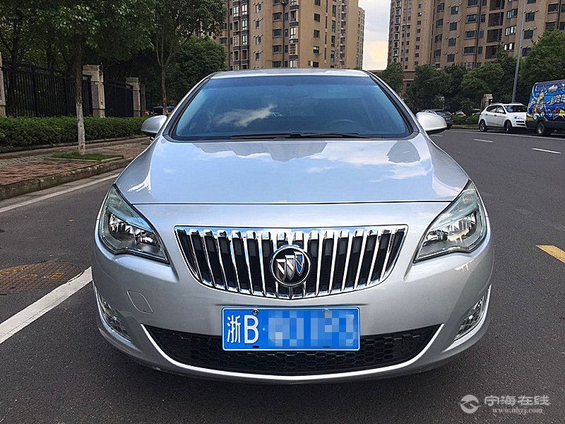 别克英朗xt1.6at 丝缎银