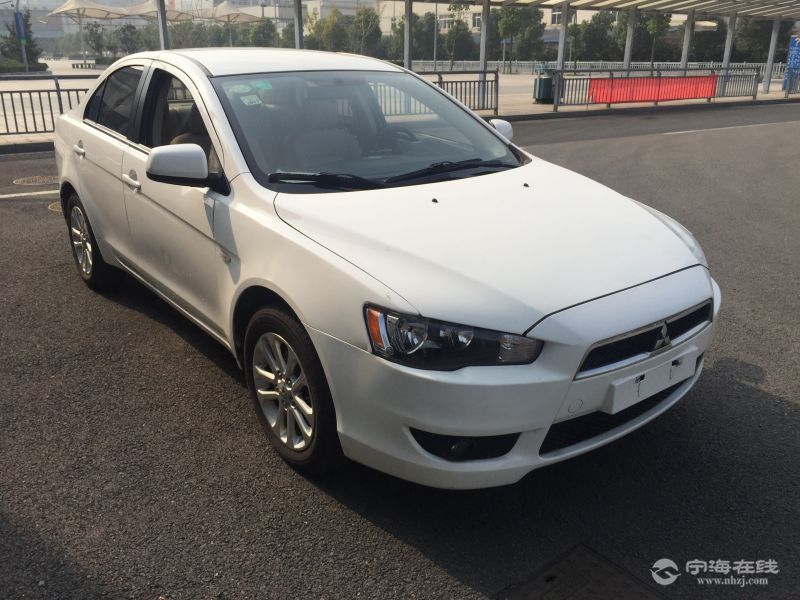 三菱翼神 白色 按揭零首付可当天提车