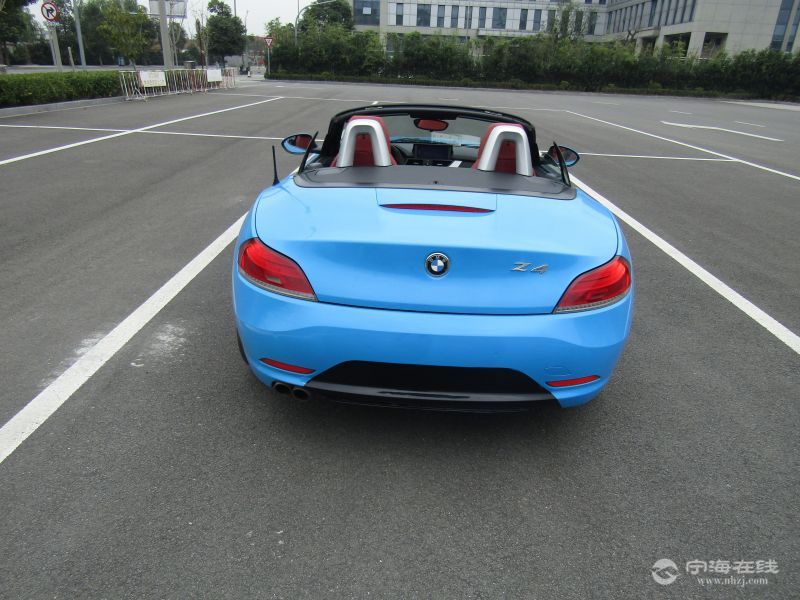 宝马z4 蓝色