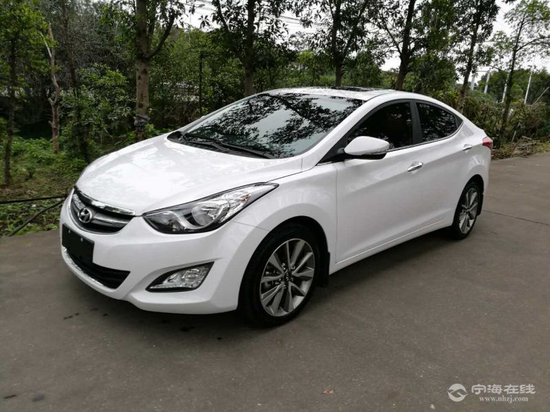 现代朗动1.6高配 白色