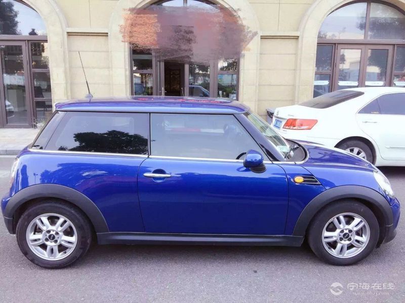 出售宝马minicoupe蓝色