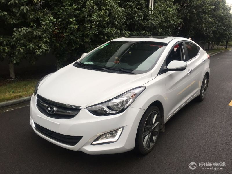 2015年11月现代朗动新款一手车 白色提供按揭0首付可提车