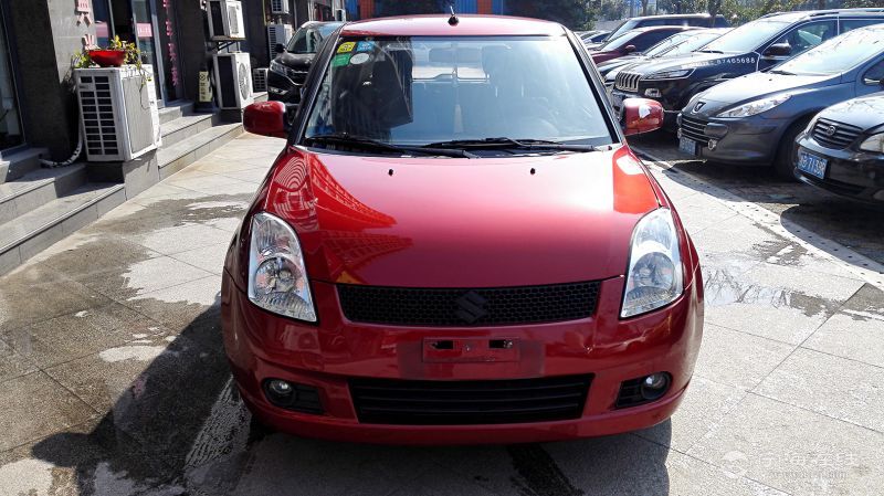 铃木雨燕枣红色可零首付可签订无事故无泡水火烧合同