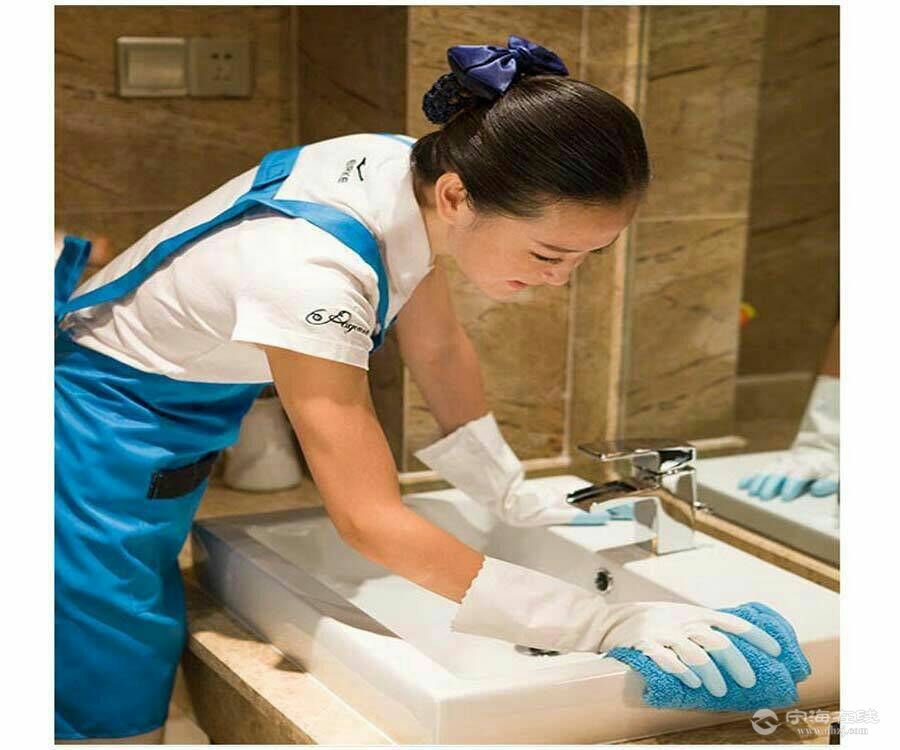 宁海县倩倩家政服务中心 专业承接:家庭 保洁 清洗玻璃 打扫卫生 等.