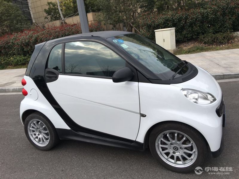 奔驰smart 白色【可零首付】【可签订 无事故 无泡水 火烧合同】