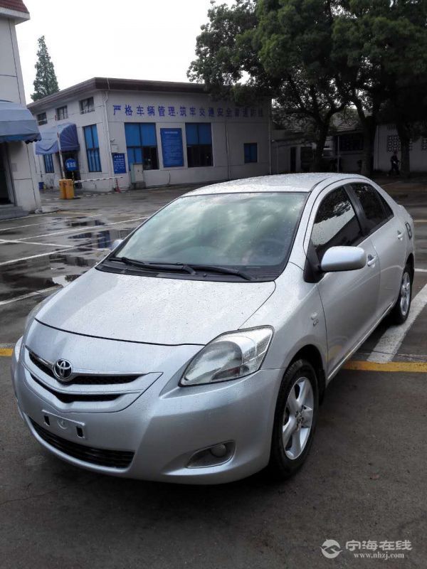 丰田威驰银色可零首付可签订无事故无泡水火烧合同