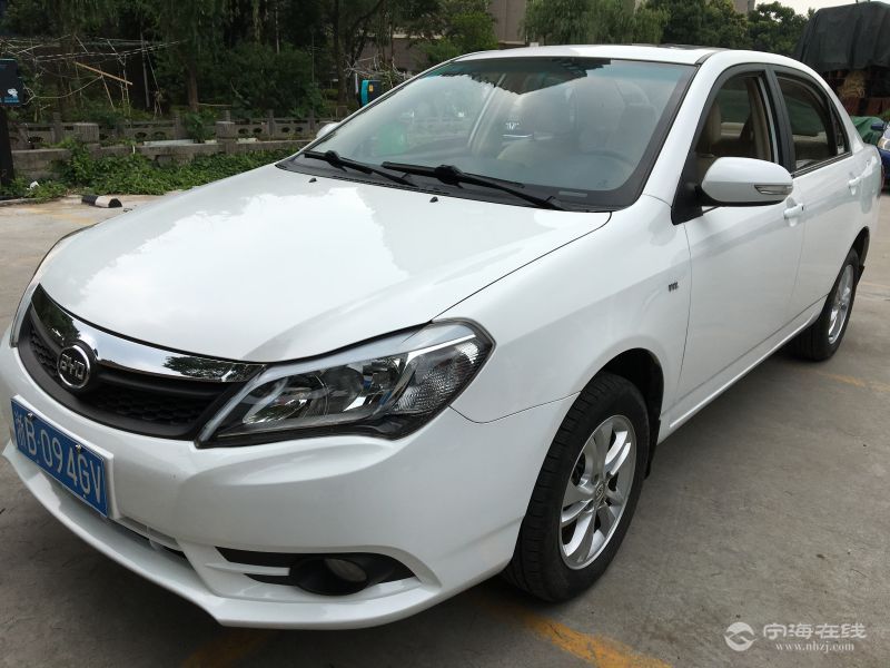 比亚迪f3白色￥42万可零首付可签订无事故无泡水火烧合同