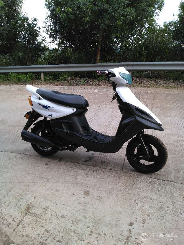 卖辆福喜,白色助力车.