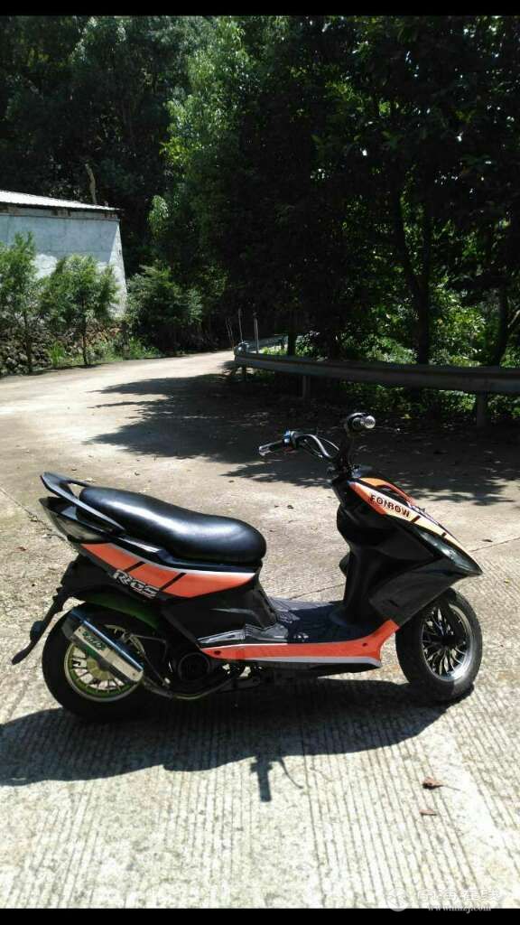 极品雅马哈鬼火125踏板车.