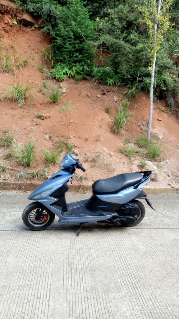 极品雅马哈鬼火125踏板车.