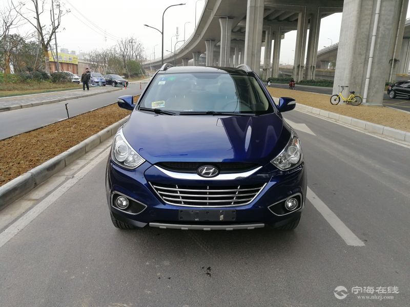 北京现代宝石蓝轿车图片