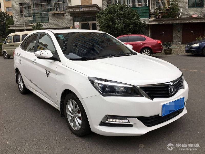 长安悦翔v7最高配 白色56万私家车寄卖,可以按揭零首付