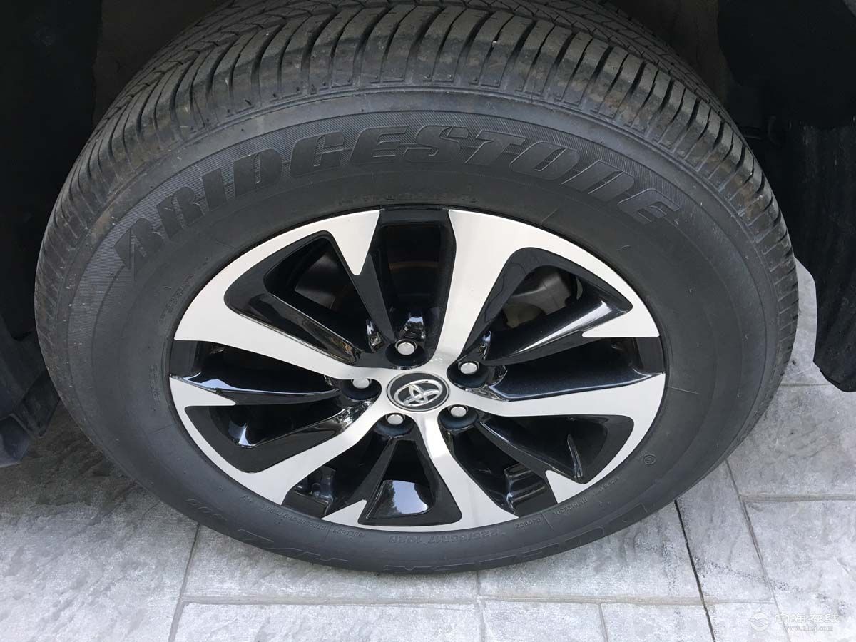 丰田荣放轮胎型号规格图片