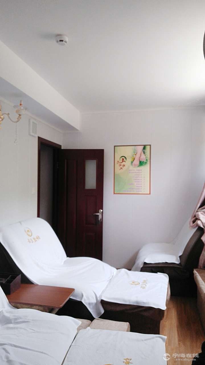 出售房间木门2张,泡脚电动椅子