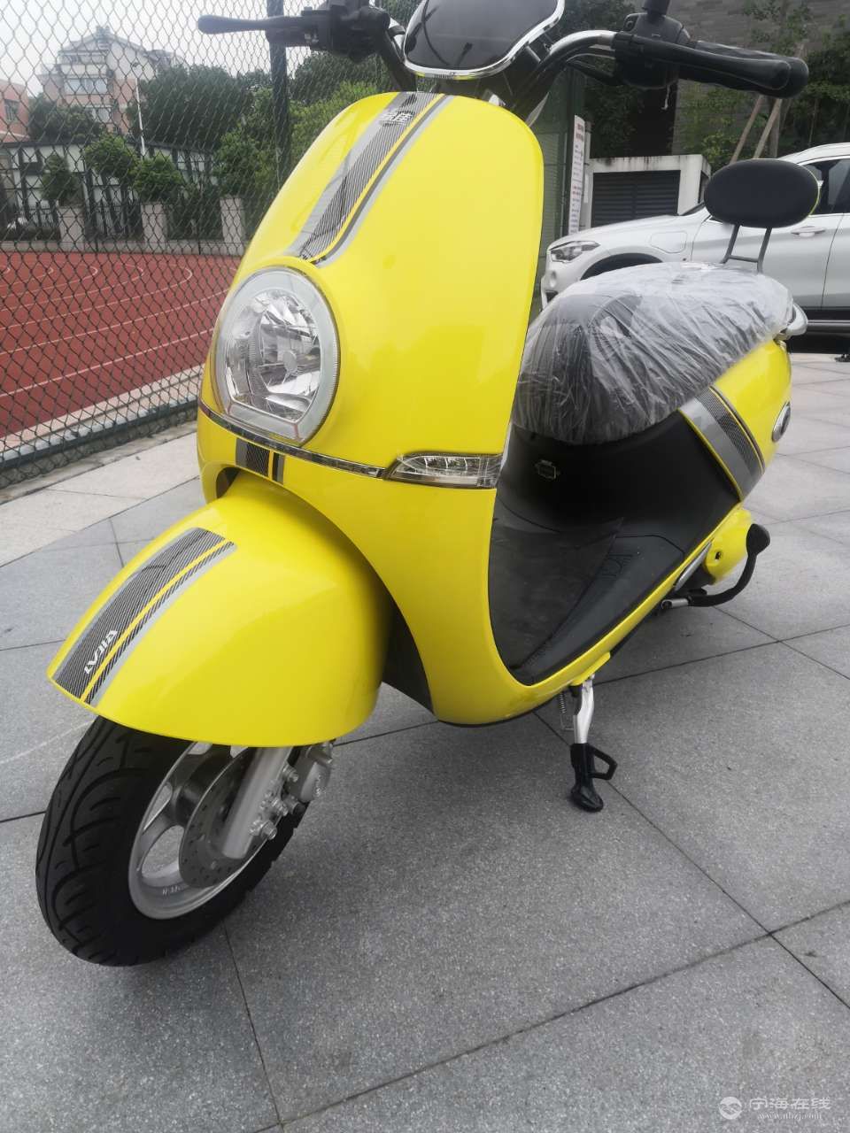 全新绿佳电动车