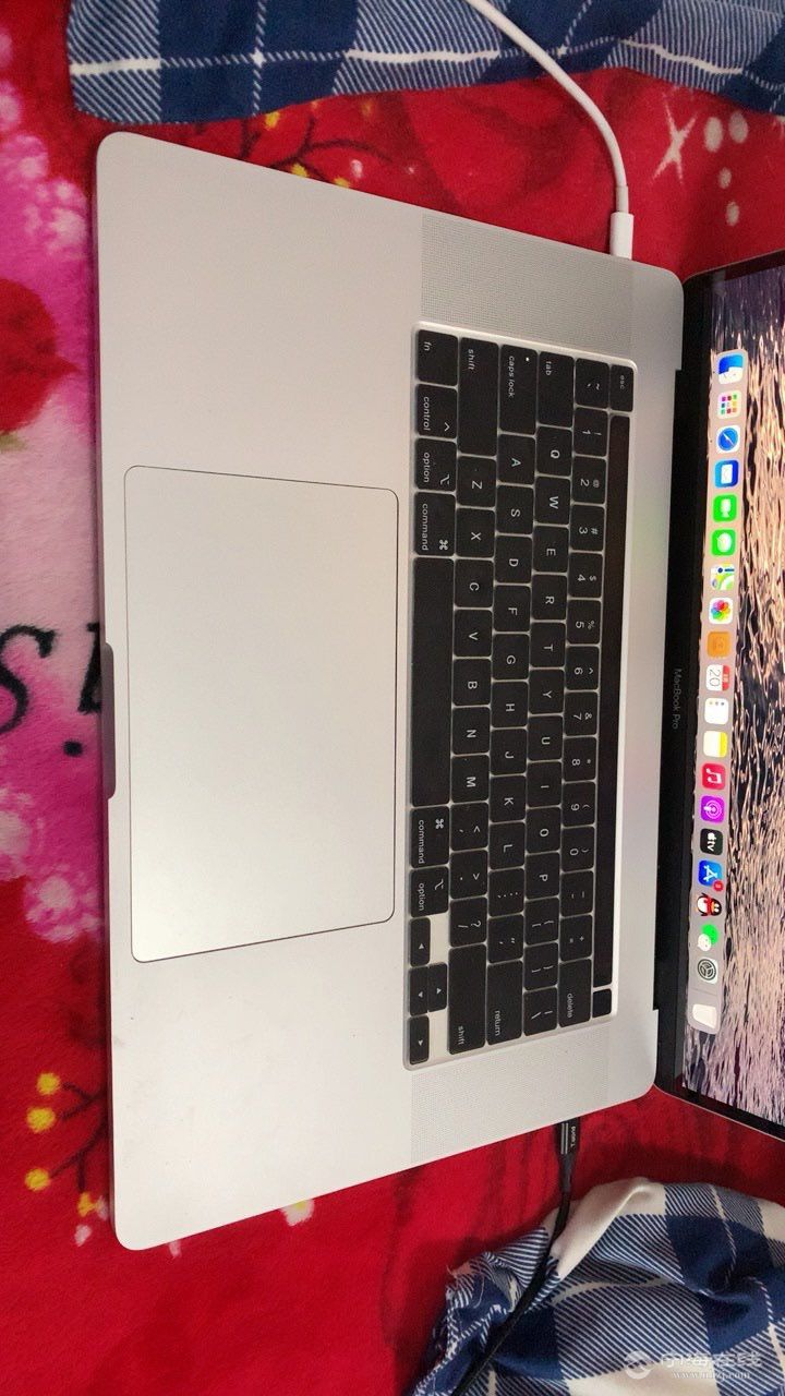 19款macbookpro99新银白色二手转卖